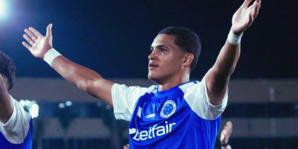 斯基拉：多特正在谈判，尝试签克鲁塞罗17岁左后卫普拉特斯